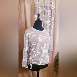 HEM & THREAD CAMO JOGGER SET